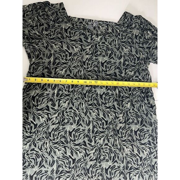 Terra & Sky 1X High Low Top - Side Pockets Black & Grey pattern short Sleeves - Picture 11 of 14